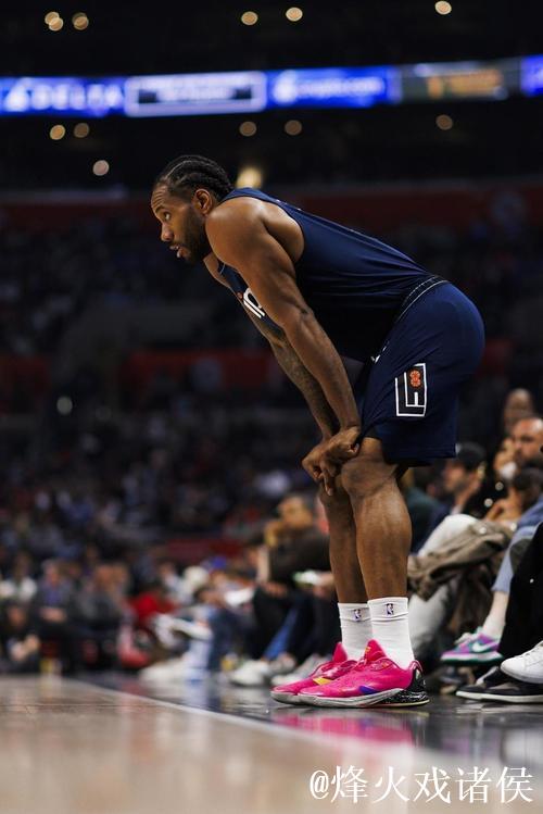 莱昂纳德膝伤恢复未定，将缺席新赛季初期比赛