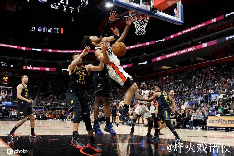 库里17+10助勇士击败活塞 康宁汉姆32+6+8难挡5连胜终结