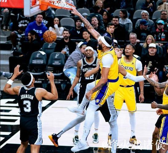 浓眉缺阵詹姆斯空砍39+7+6 湖人不敌灰熊吞两连败 浓眉缺阵詹姆斯空砍39+7+6 湖人不敌灰熊吞两连败